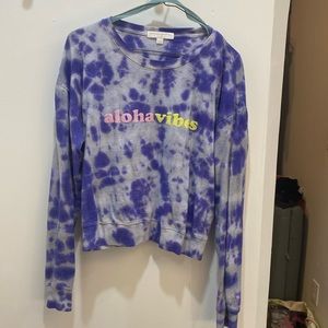 Spiritual gangster sweater xl but rubs like a medium.